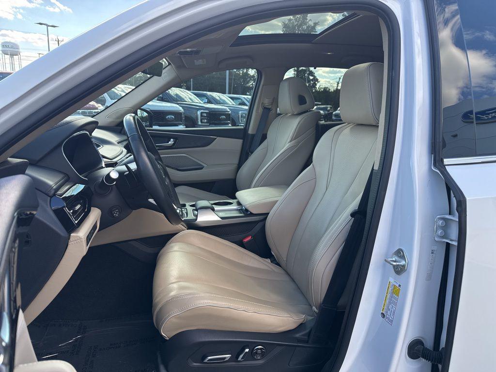 used 2023 Acura MDX car, priced at $47,996