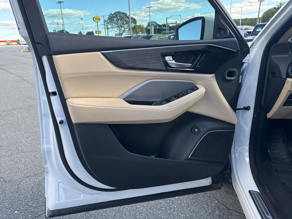 used 2023 Acura MDX car, priced at $47,996
