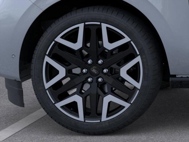 new 2025 Ford Expedition car, priced at $90,990
