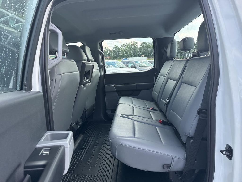 new 2025 Ford F-250 car, priced at $52,984