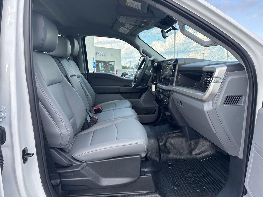 new 2025 Ford F-250 car, priced at $52,984