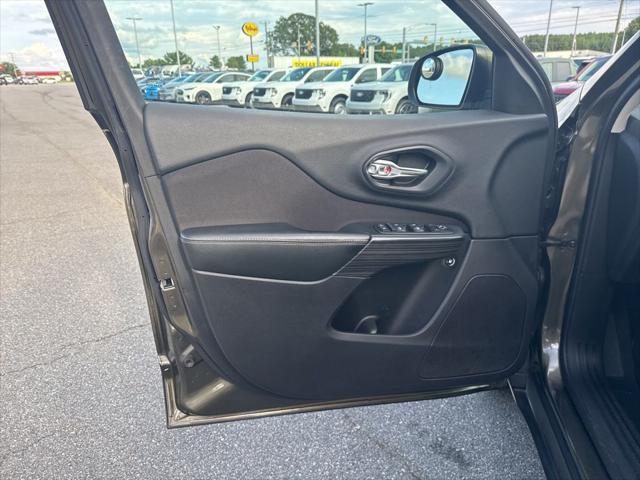 used 2015 Jeep Cherokee car, priced at $10,798