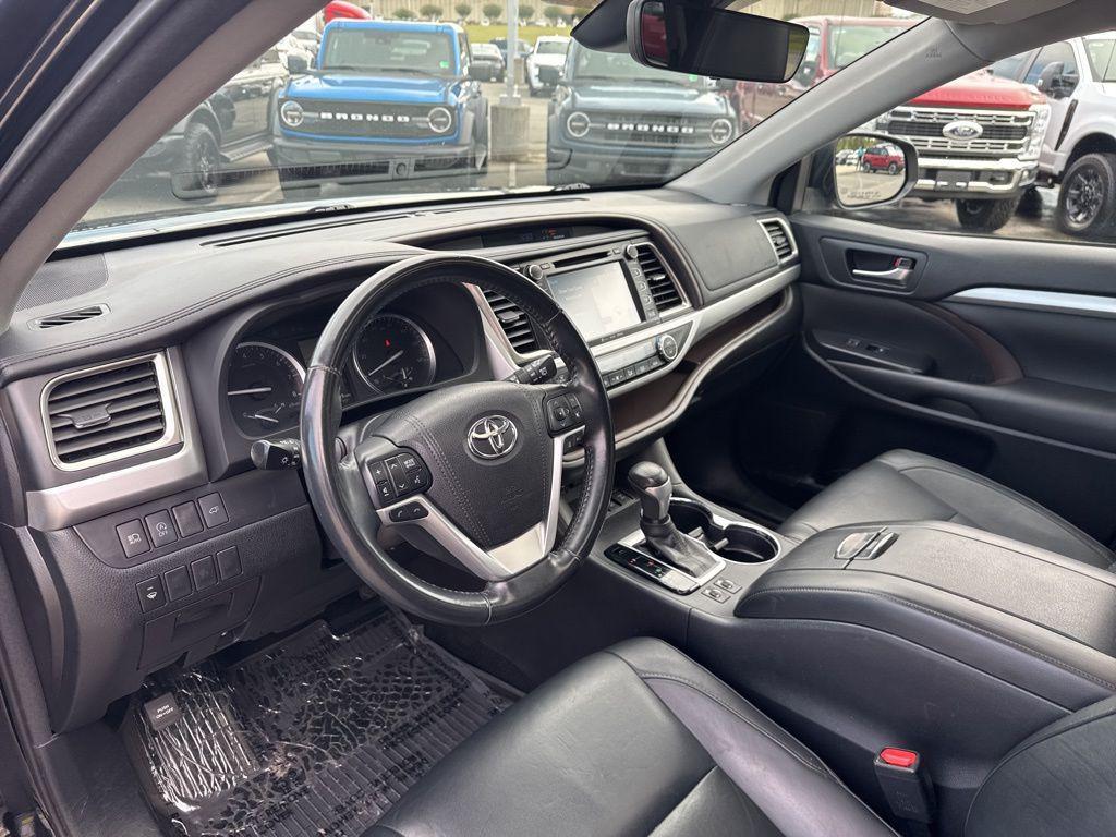 used 2018 Toyota Highlander car, priced at $26,499