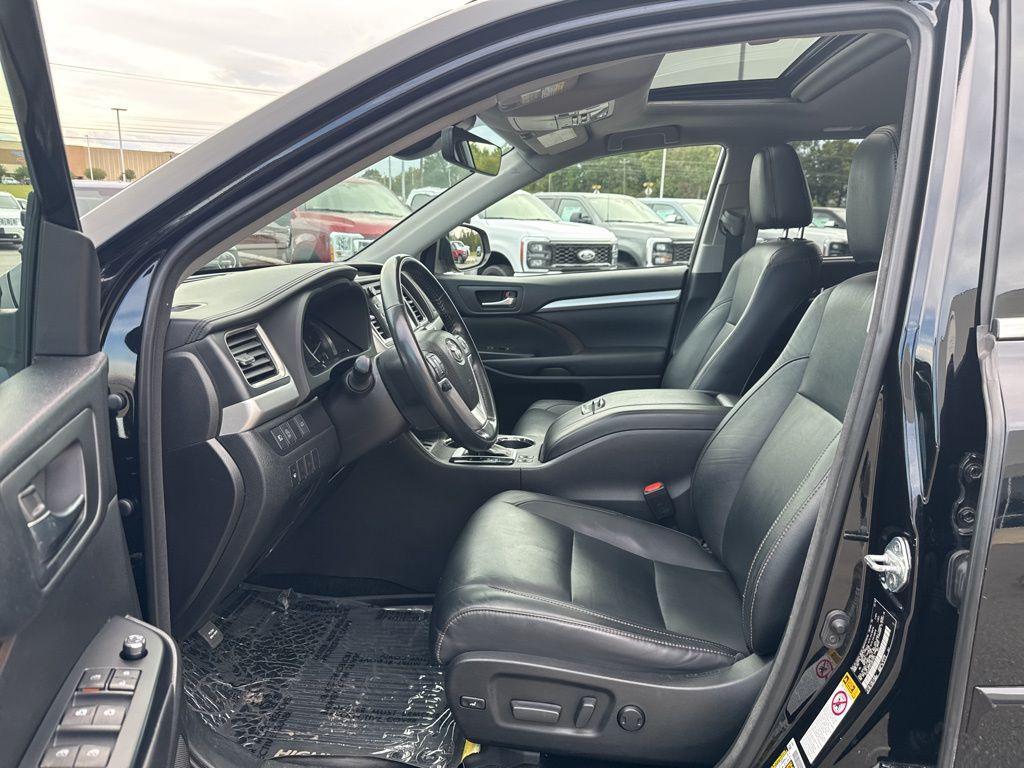 used 2018 Toyota Highlander car, priced at $26,499