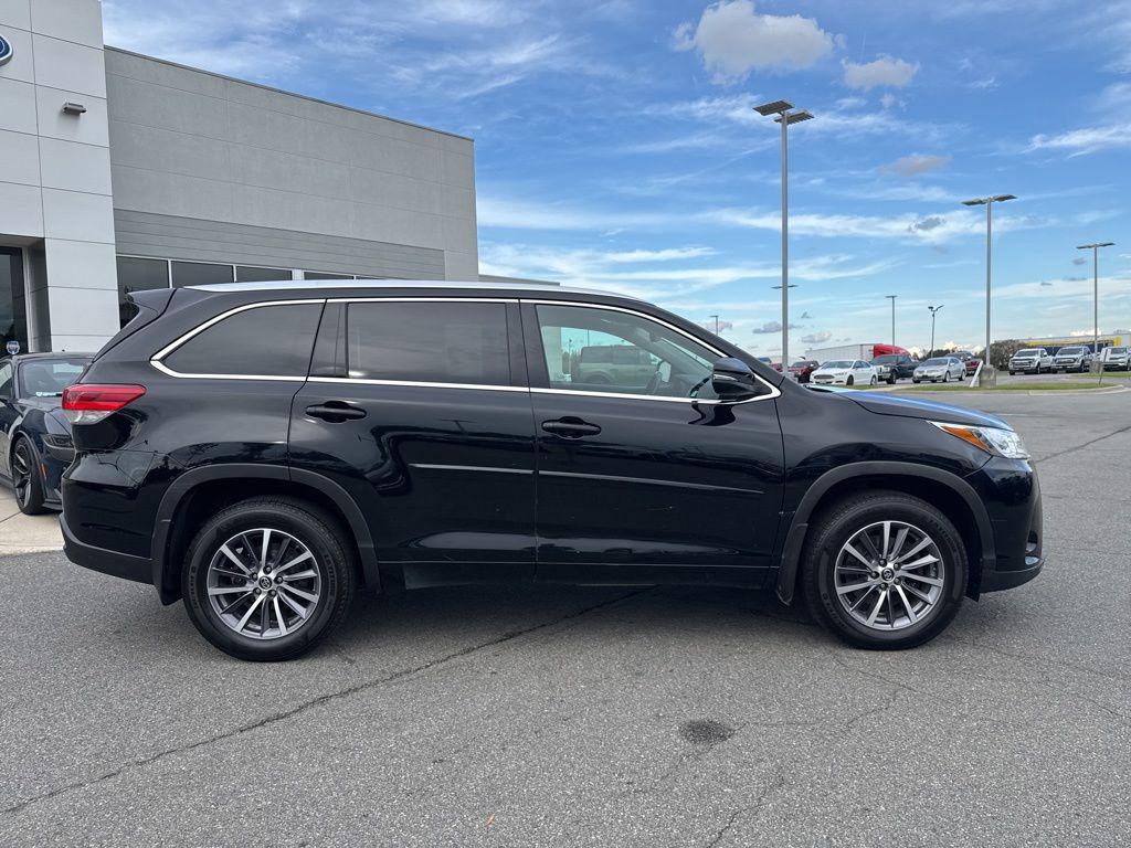 used 2018 Toyota Highlander car, priced at $26,499