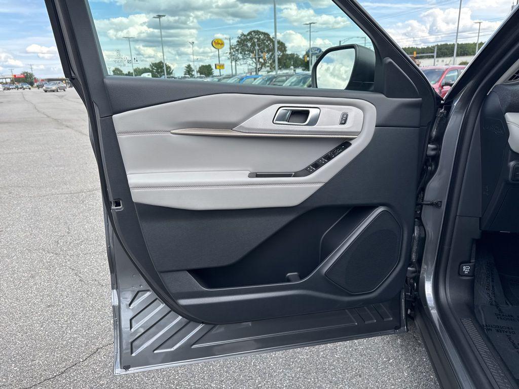 new 2025 Ford Explorer car, priced at $47,160
