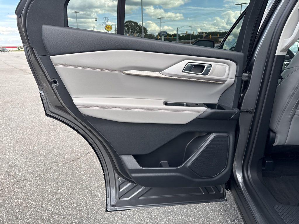 new 2025 Ford Explorer car, priced at $47,160