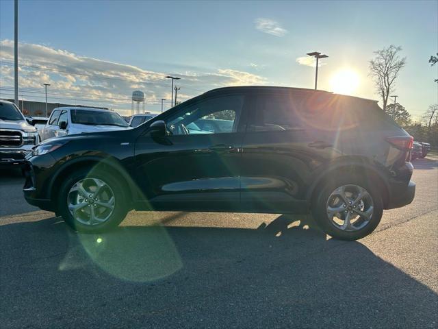 new 2025 Ford Escape car, priced at $24,331