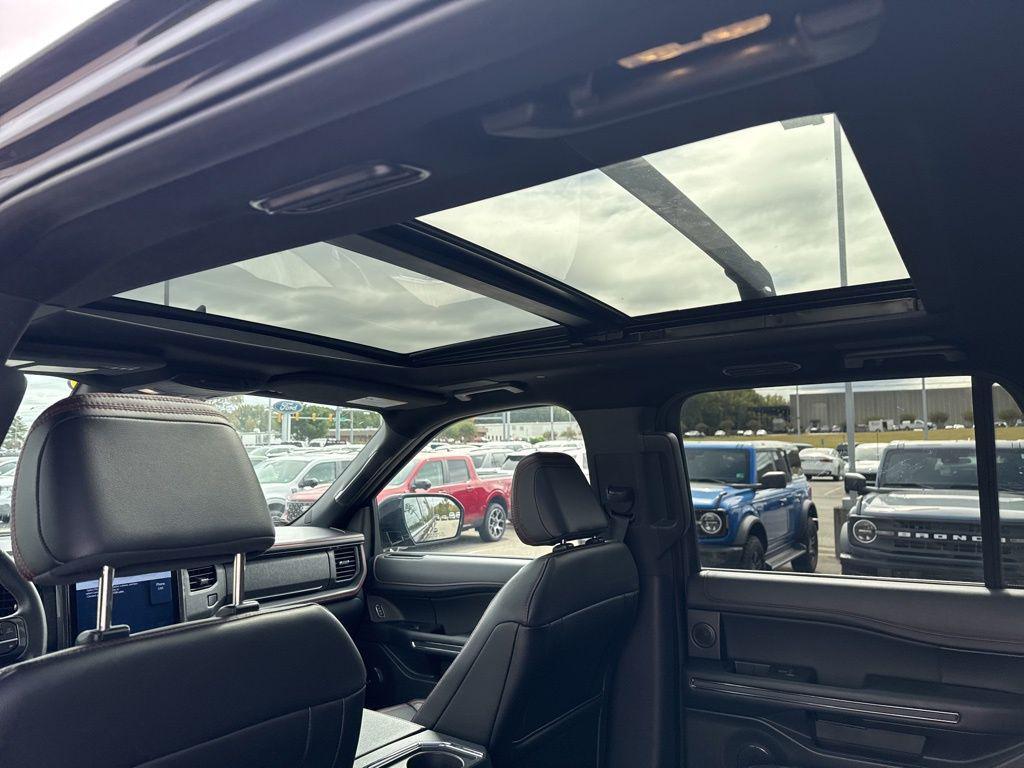 used 2024 Ford Expedition car, priced at $59,999