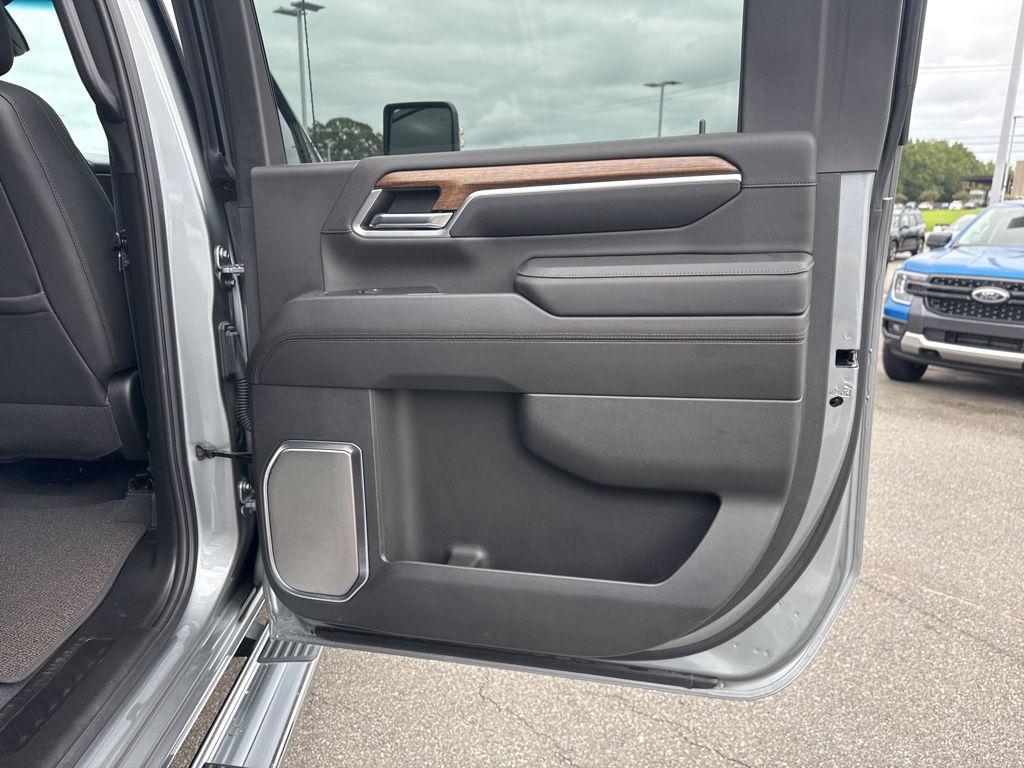 used 2024 Chevrolet Silverado 2500 car, priced at $70,492