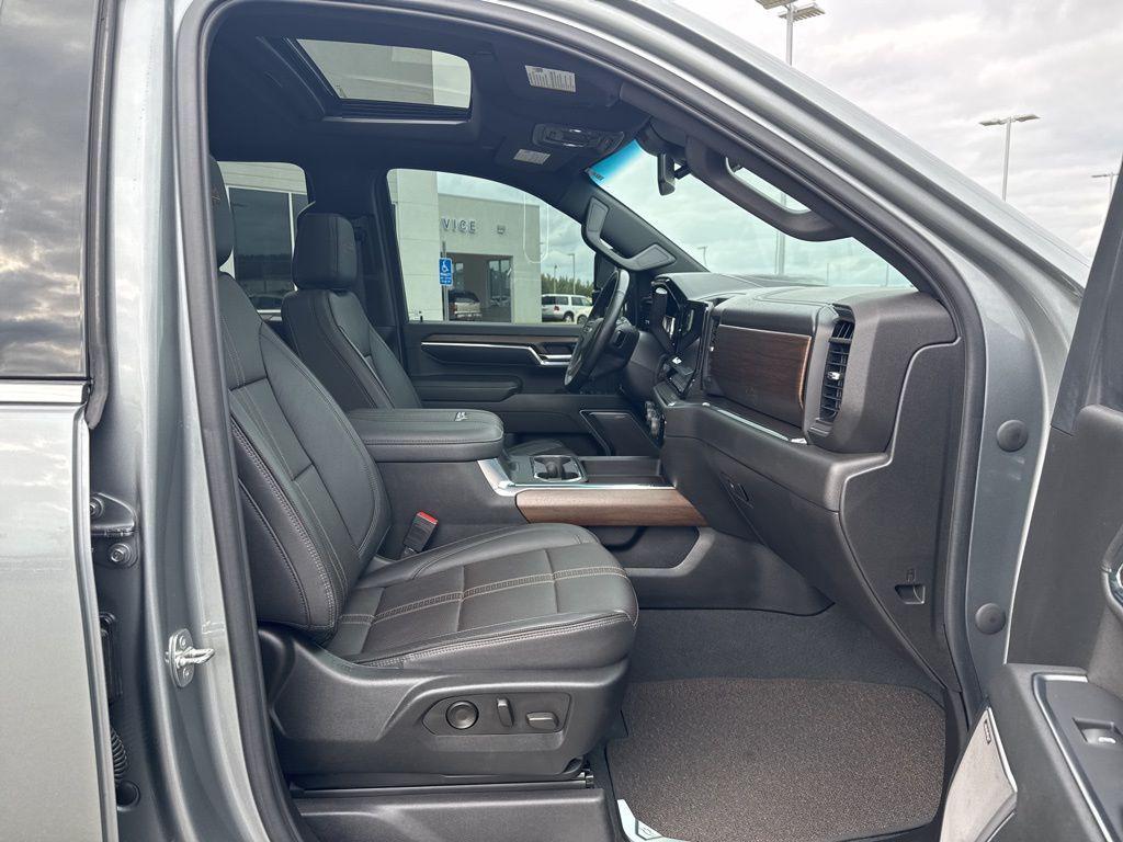 used 2024 Chevrolet Silverado 2500 car, priced at $70,492