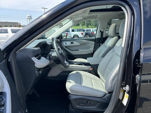 new 2025 Ford Explorer car, priced at $48,800