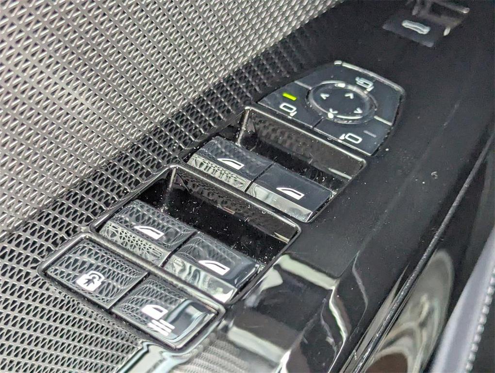 used 2023 BMW i7 car, priced at $72,140