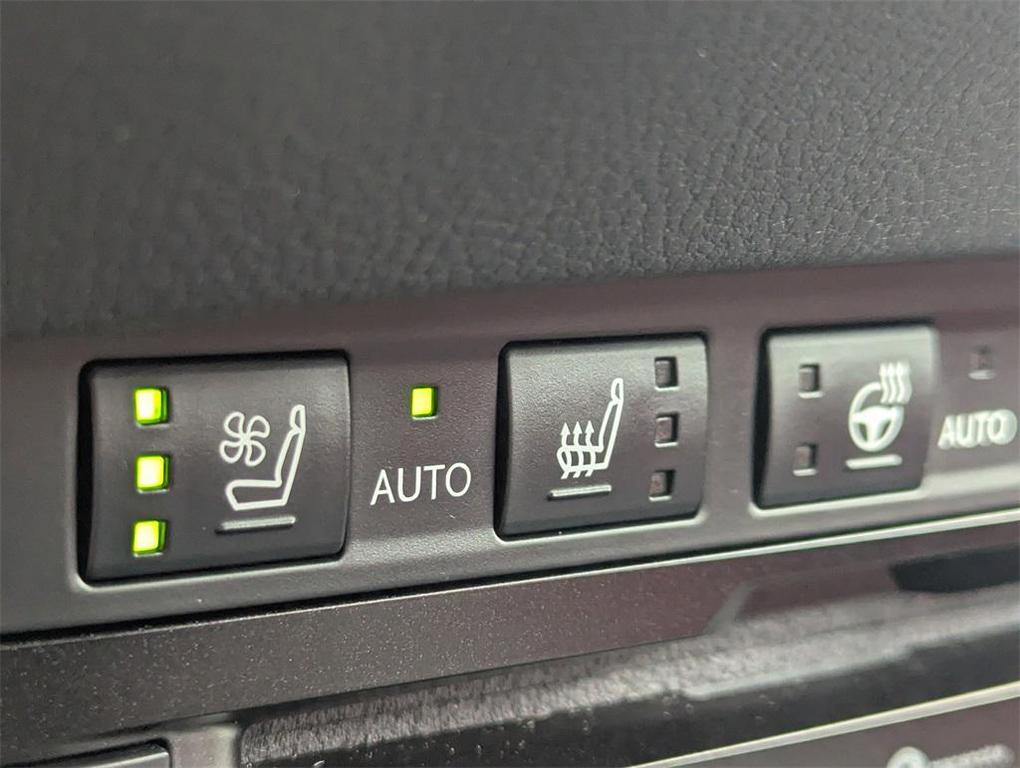 used 2022 Lexus ES 350 car, priced at $37,472