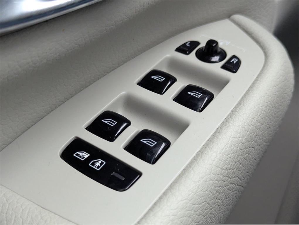 used 2019 Volvo XC90 car, priced at $18,299