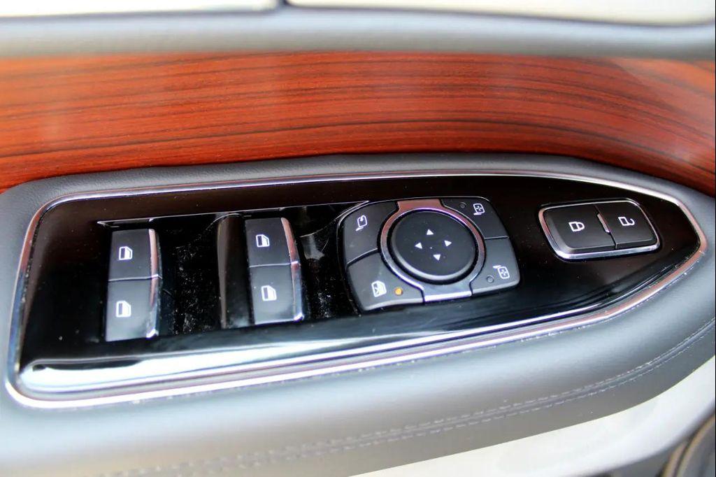 used 2023 Lincoln Navigator car, priced at $61,690
