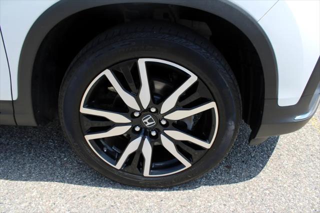 used 2022 Honda Pilot car, priced at $39,990