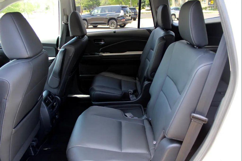 used 2022 Honda Pilot car, priced at $39,990