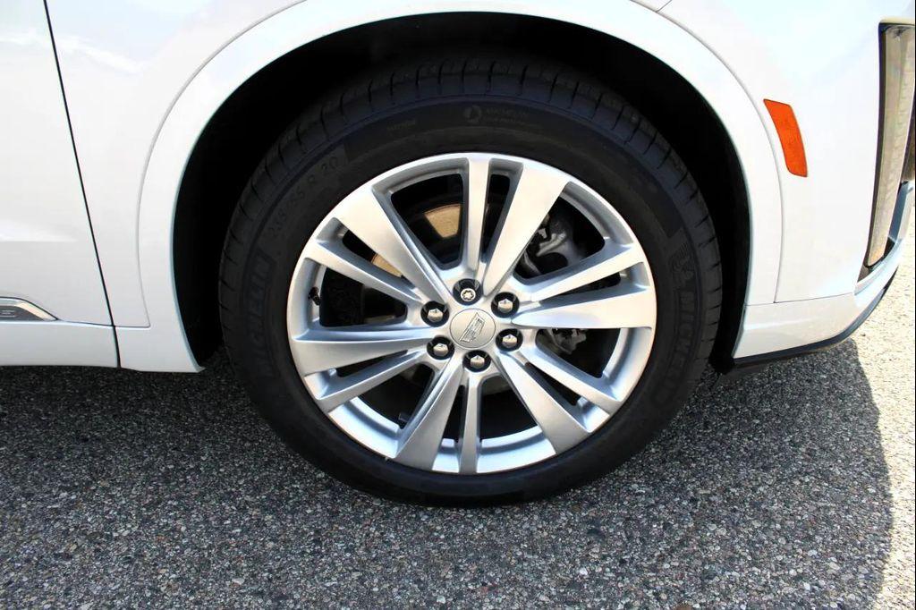 used 2023 Cadillac XT6 car, priced at $47,590
