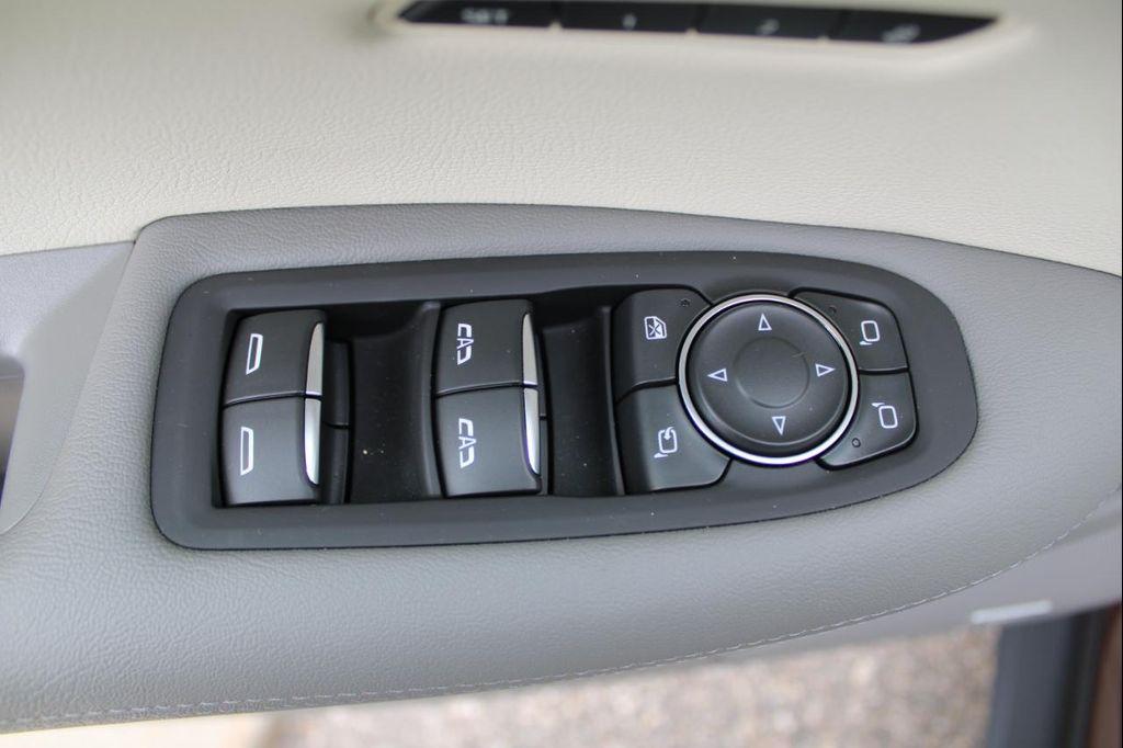used 2023 Cadillac XT5 car, priced at $38,690
