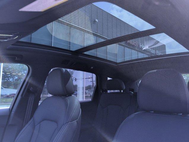 new 2025 Audi Q7 car, priced at $83,605