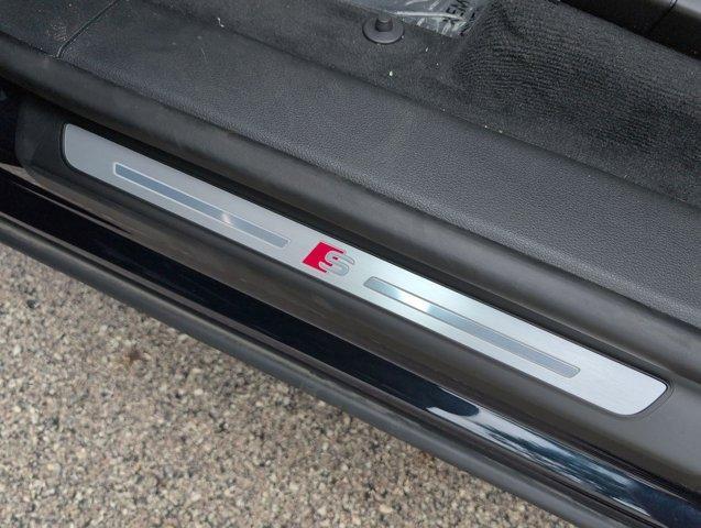new 2025 Audi SQ8 car