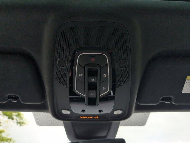 new 2025 Audi SQ8 car