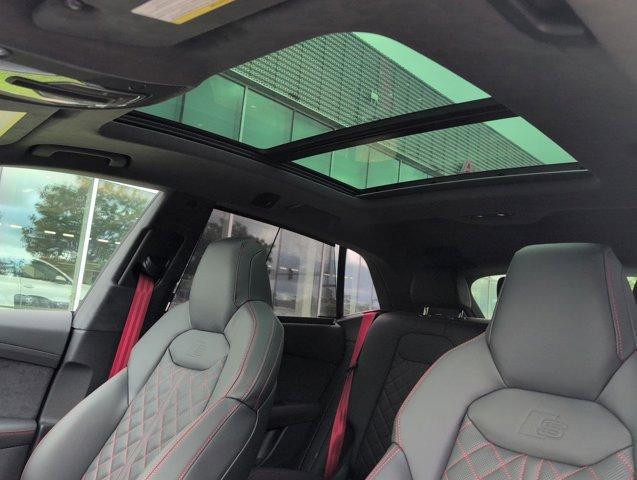 new 2025 Audi SQ8 car