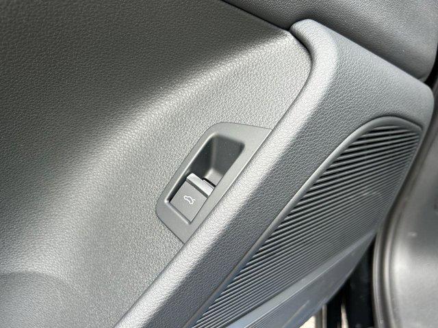 new 2025 Audi Q7 car, priced at $83,750