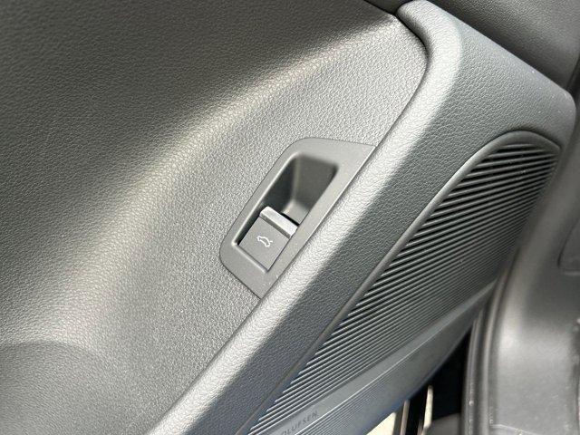new 2025 Audi Q7 car, priced at $81,505