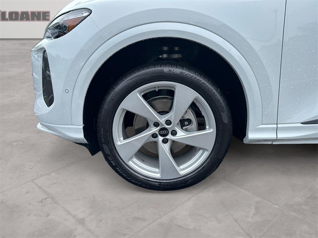 new 2025 Audi Q5 car, priced at $61,090