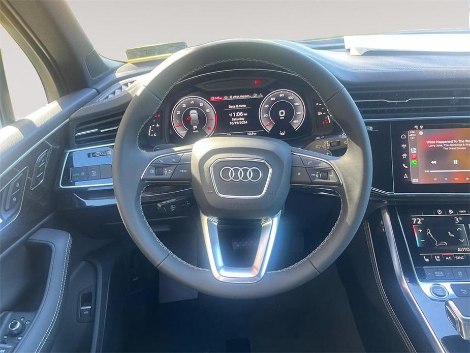 new 2025 Audi Q7 car, priced at $75,930