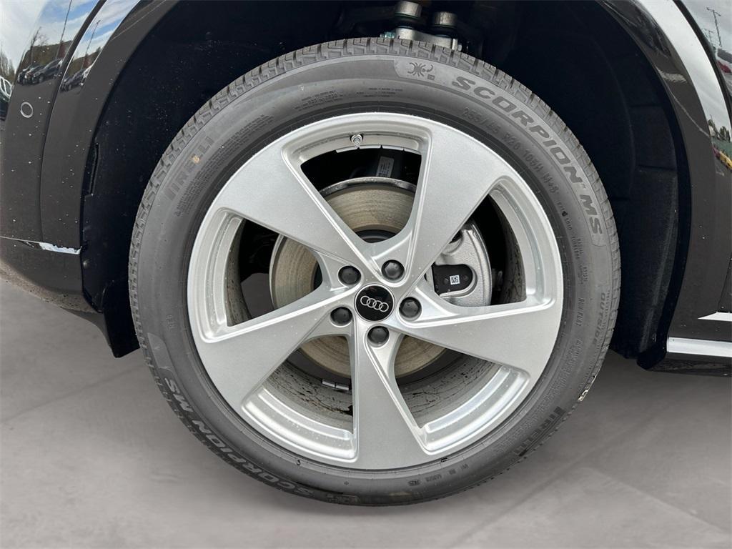 new 2025 Audi Q5 car, priced at $62,080