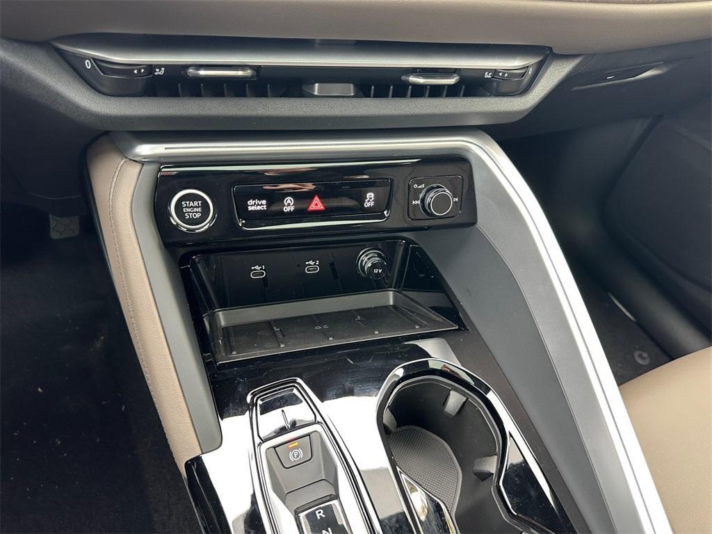 new 2025 Audi Q5 car, priced at $62,080