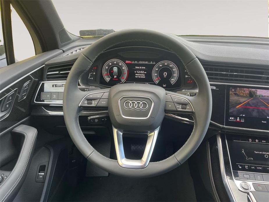 new 2025 Audi Q7 car, priced at $75,800