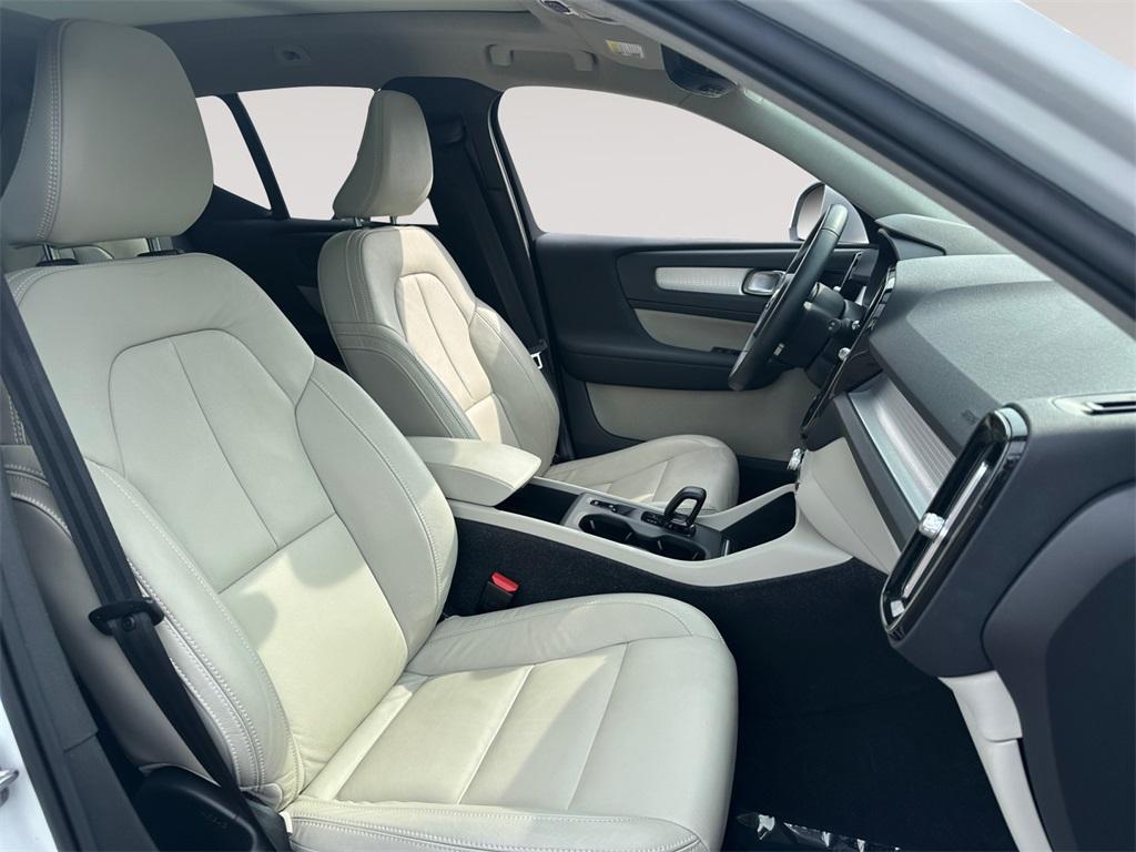 used 2022 Volvo XC40 car, priced at $25,255