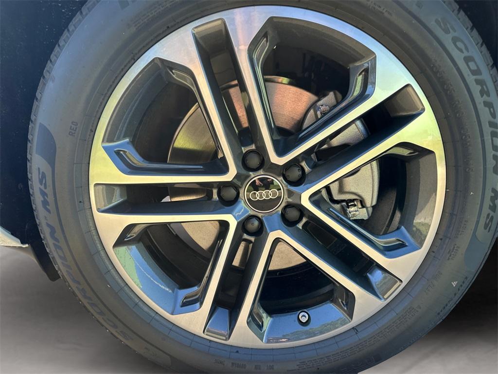 new 2025 Audi Q5 car, priced at $61,280
