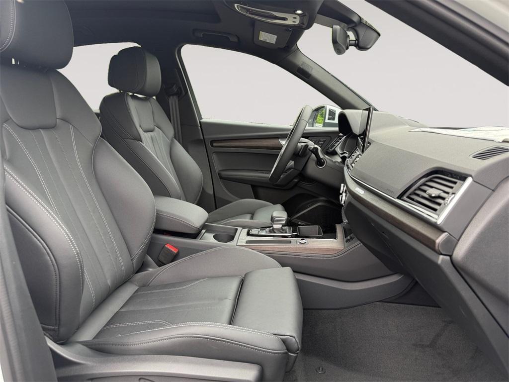 new 2025 Audi Q5 car, priced at $59,625
