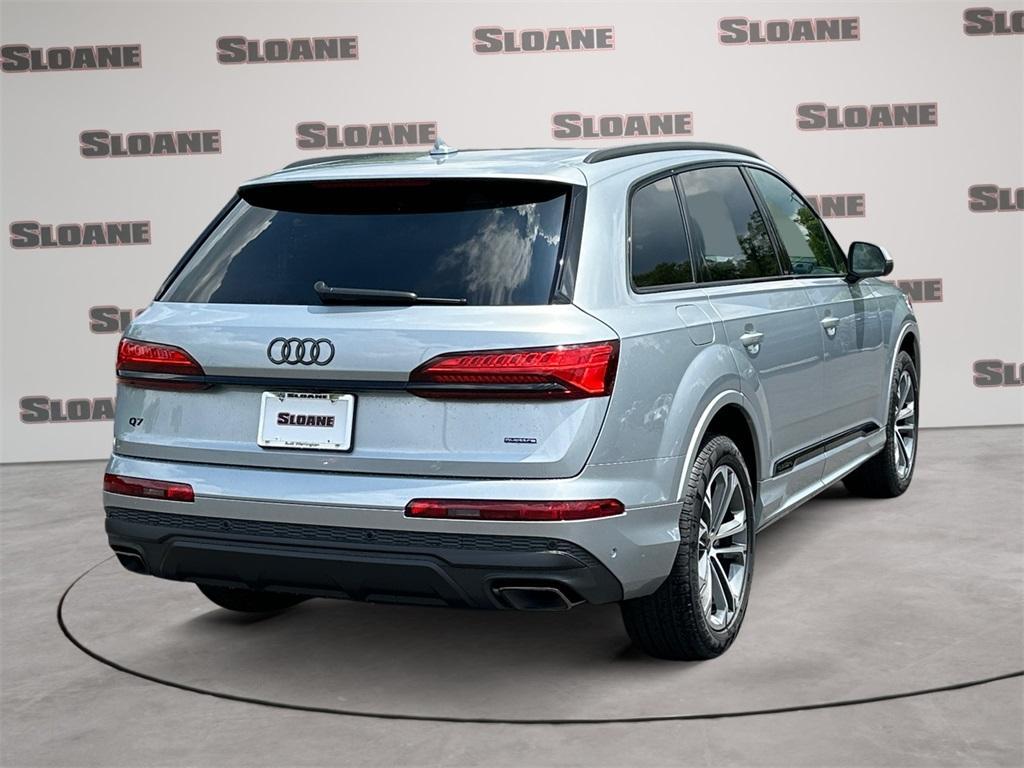 new 2025 Audi Q7 car, priced at $68,475