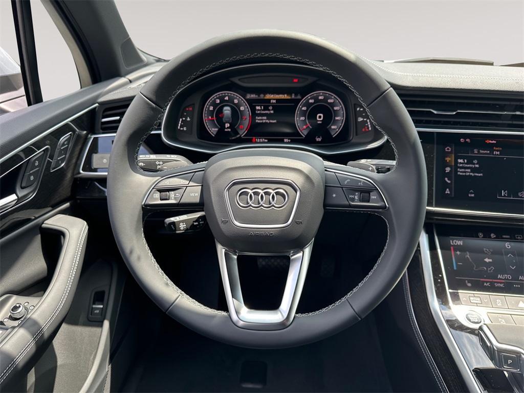 new 2025 Audi Q7 car, priced at $68,475