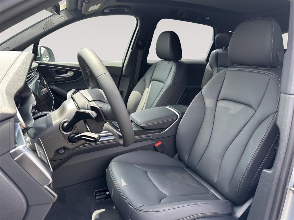 new 2025 Audi Q7 car, priced at $68,475