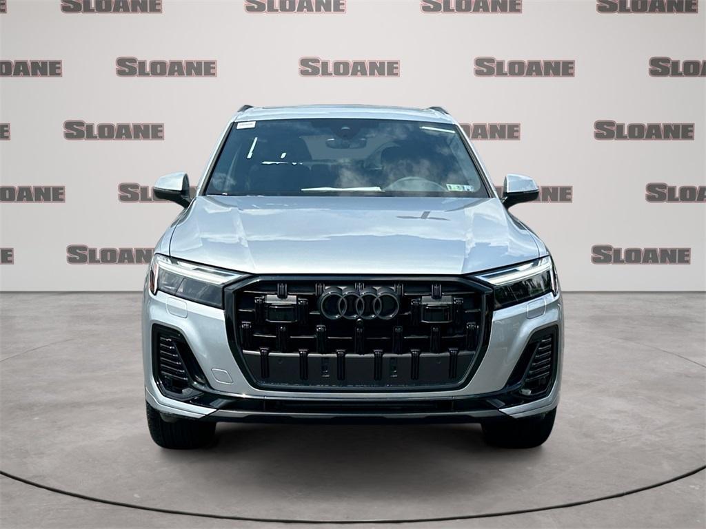 new 2025 Audi Q7 car, priced at $68,475