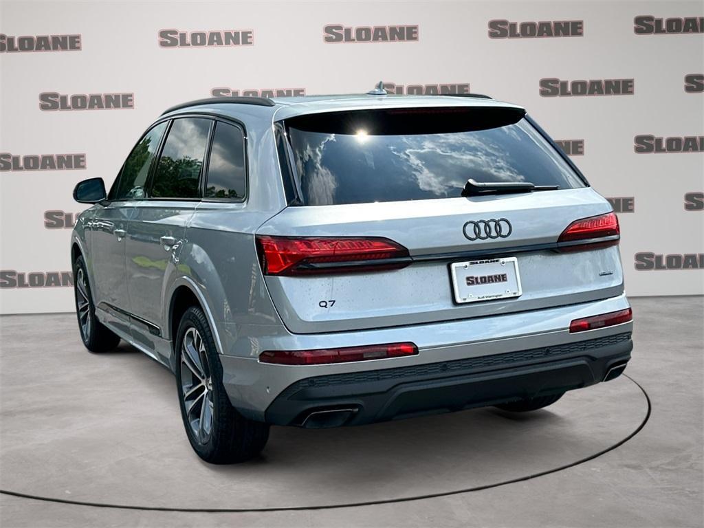 new 2025 Audi Q7 car, priced at $68,475