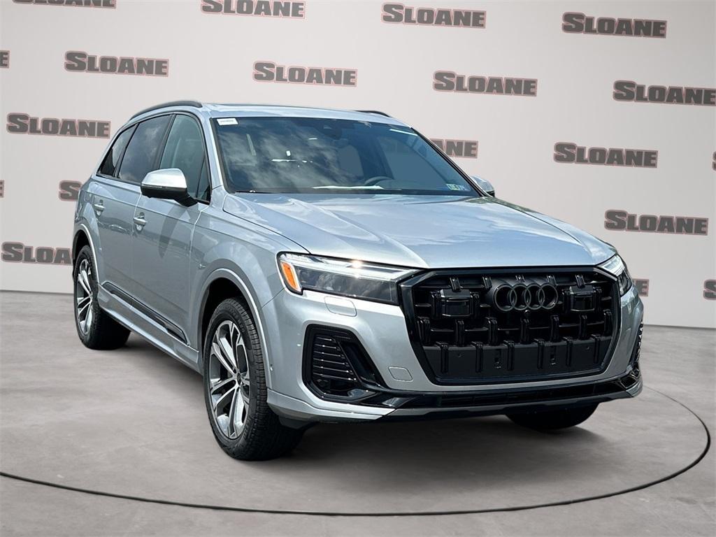 new 2025 Audi Q7 car, priced at $68,475