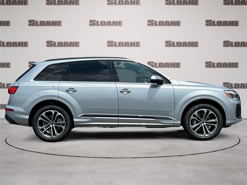 new 2025 Audi Q7 car, priced at $68,475