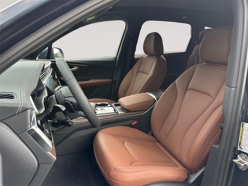 new 2025 Audi Q7 car, priced at $77,580