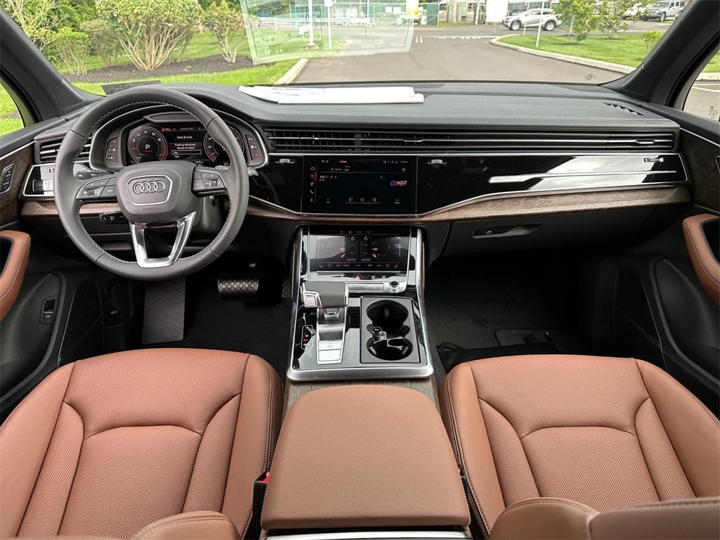 new 2025 Audi Q7 car, priced at $77,580