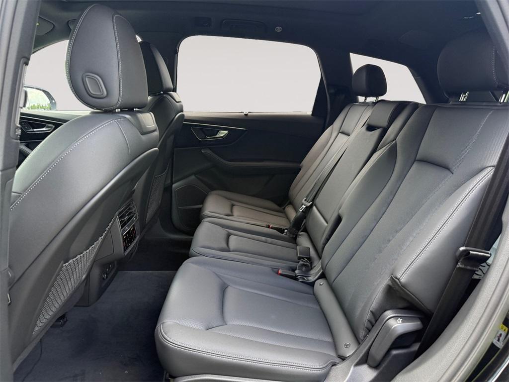 new 2025 Audi Q7 car, priced at $76,350
