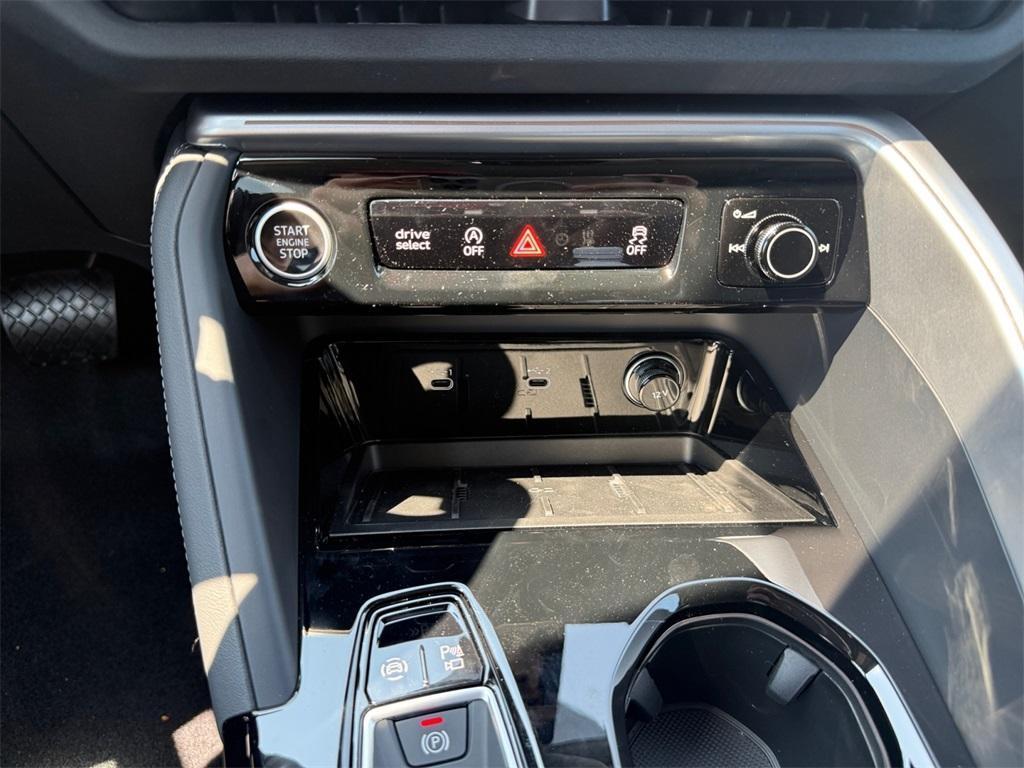 new 2025 Audi Q5 car, priced at $61,090