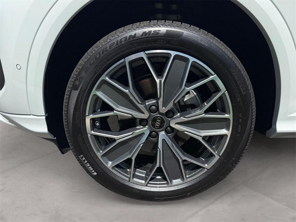 new 2025 Audi Q5 car, priced at $61,090